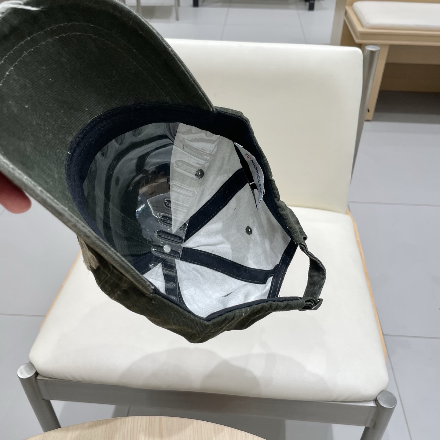   蒙口Moncler🆕春款新款个性棒球帽，透气性巨佳，四季佩戴款高颜值时尚单品！
男女同款