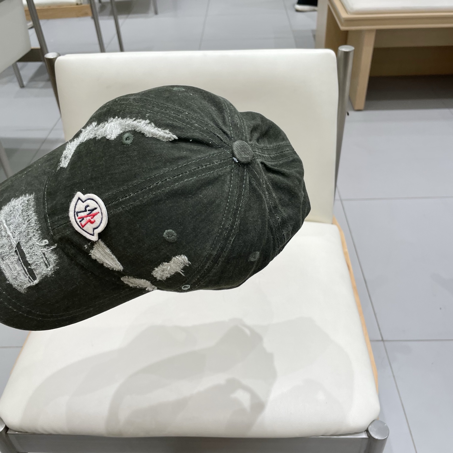   蒙口Moncler🆕春款新款个性棒球帽，透气性巨佳，四季佩戴款高颜值时尚单品！
男女同款
