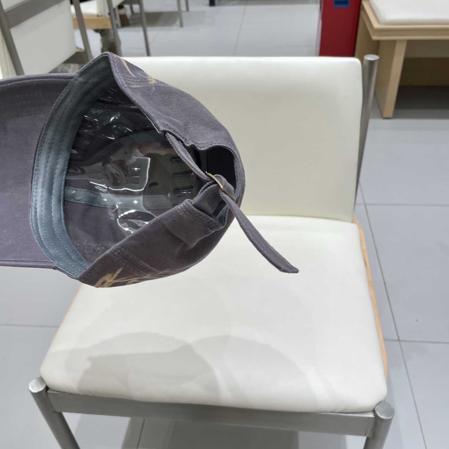  LOEWE罗意威2025 新款棒球帽
经典罗意威标志，男女同款
百搭透气，四季可佩戴