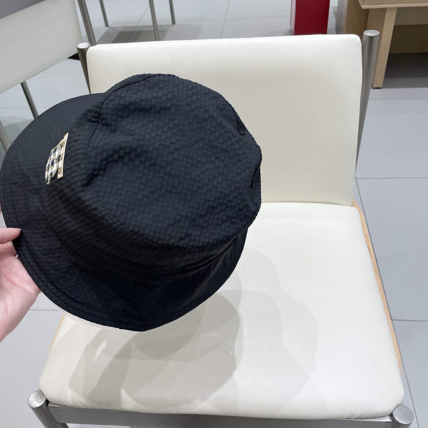  Burberry（巴宝莉）原单渔夫帽  专柜热卖款纯棉内里，轻盈透气。完美版型，对格精准无误，原厂品质