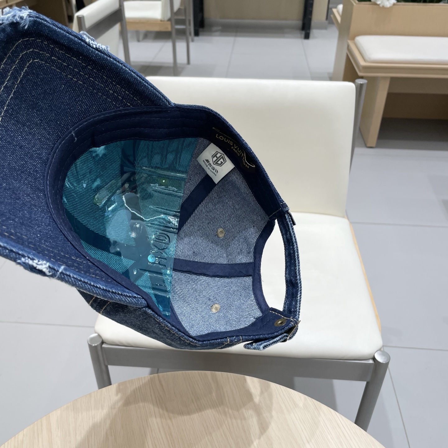 🧢路易威登棒球帽 LouisVuitton😍新款LV棒球帽，重工打造♥️高端大气，百搭款🤗男女通用！跑量
