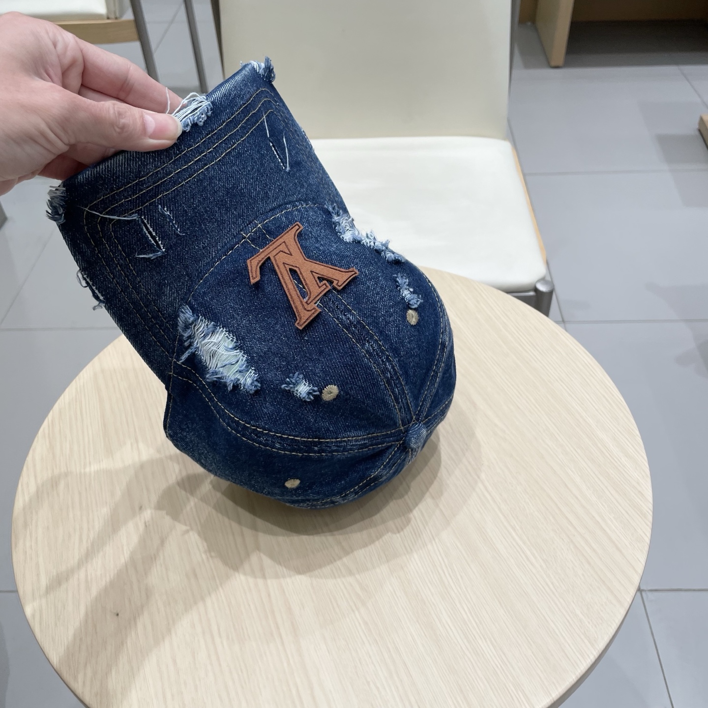 🧢路易威登棒球帽 LouisVuitton😍新款LV棒球帽，重工打造♥️高端大气，百搭款🤗男女通用！跑量