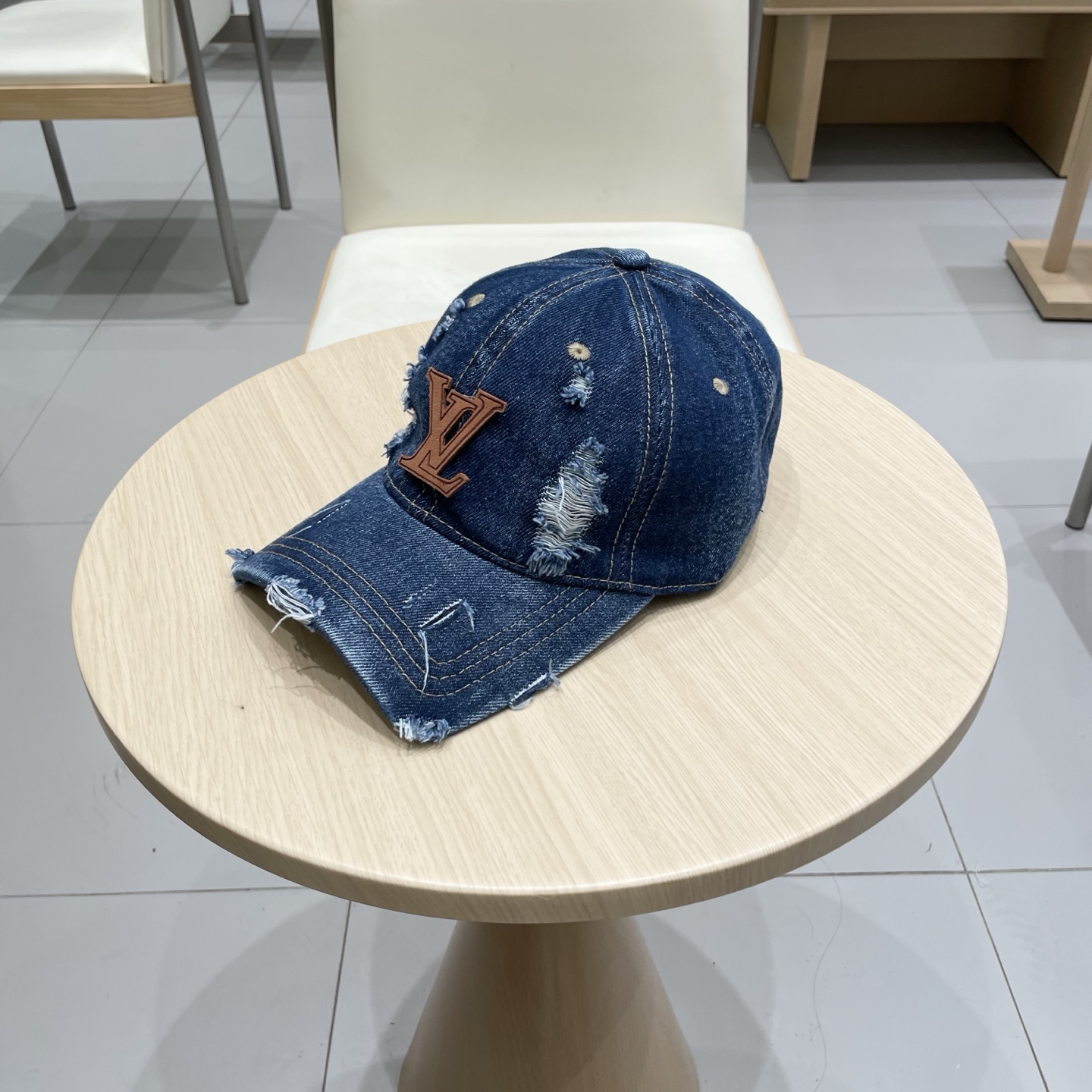 🧢路易威登棒球帽 LouisVuitton😍新款LV棒球帽，重工打造♥️高端大气，百搭款🤗男女通用！跑量