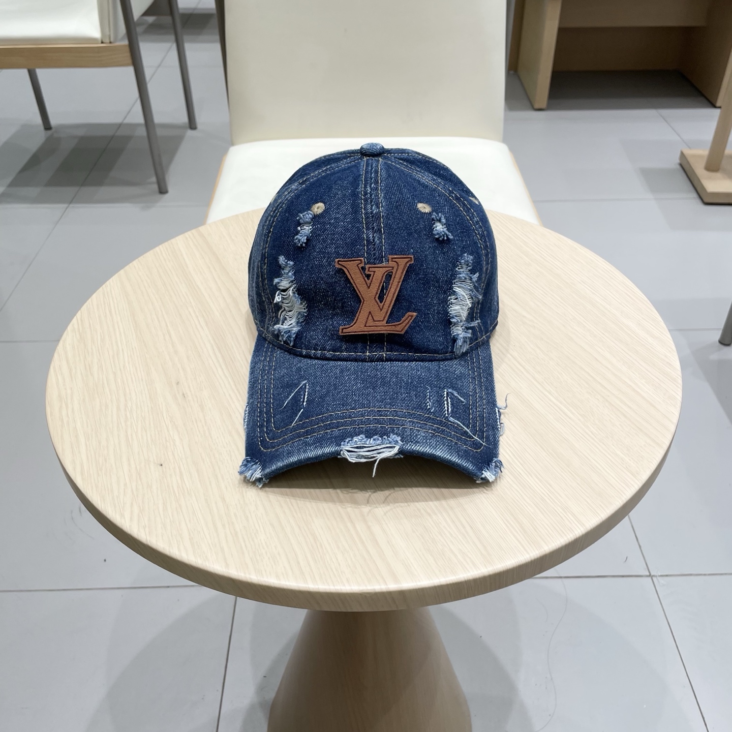 🧢路易威登棒球帽 LouisVuitton😍新款LV棒球帽，重工打造♥️高端大气，百搭款🤗男女通用！跑量