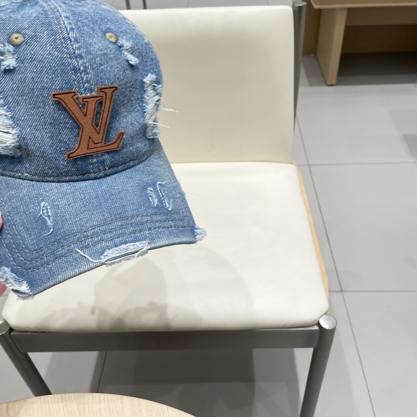 🧢路易威登棒球帽 LouisVuitton😍新款LV棒球帽，重工打造♥️高端大气，百搭款🤗男女通用！跑量
