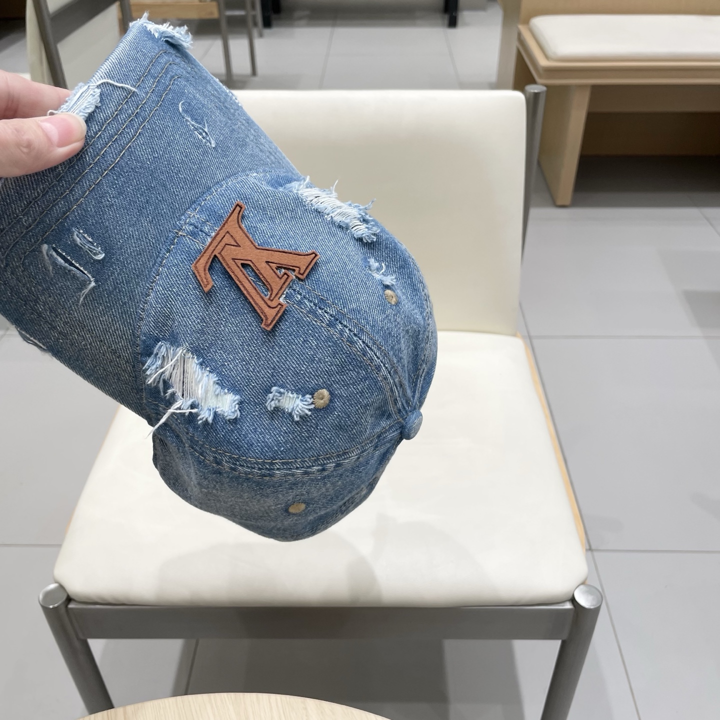 🧢路易威登棒球帽 LouisVuitton😍新款LV棒球帽，重工打造♥️高端大气，百搭款🤗男女通用！跑量