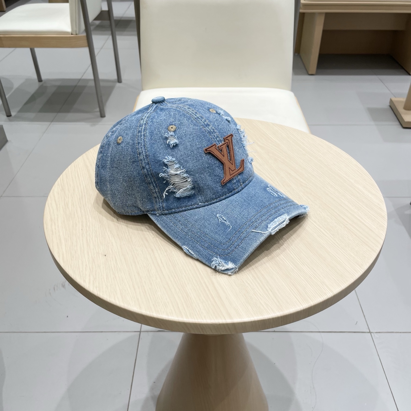 🧢路易威登棒球帽 LouisVuitton😍新款LV棒球帽，重工打造♥️高端大气，百搭款🤗男女通用！跑量
