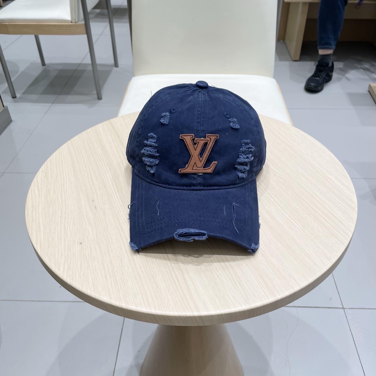 🧢路易威登棒球帽 LouisVuitton😍新款LV棒球帽，重工打造♥️高端大气，百搭款🤗男女通用！跑量