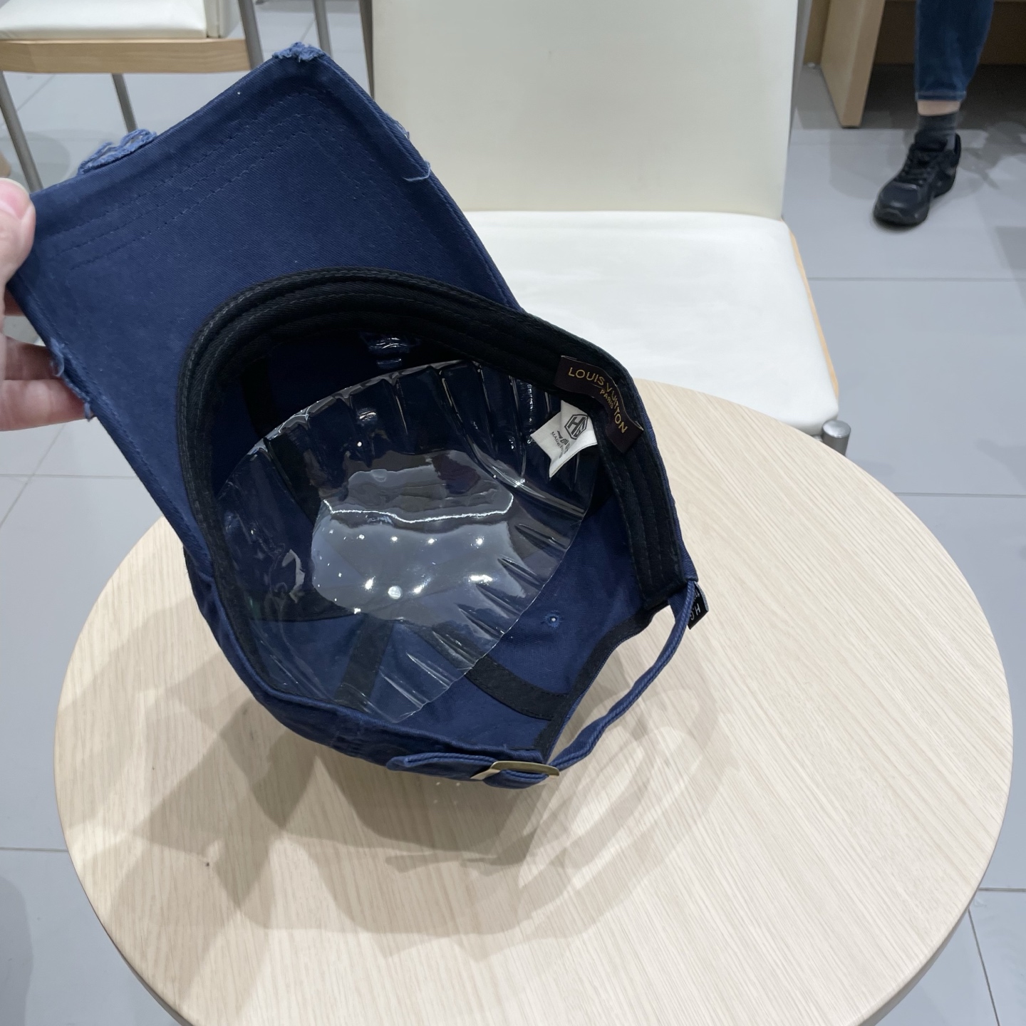 🧢路易威登棒球帽 LouisVuitton😍新款LV棒球帽，重工打造♥️高端大气，百搭款🤗男女通用！跑量