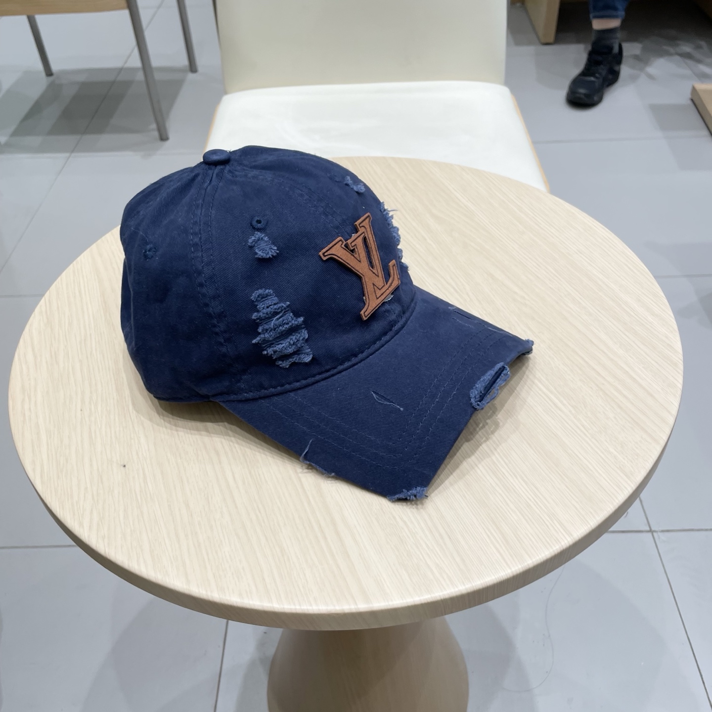 🧢路易威登棒球帽 LouisVuitton😍新款LV棒球帽，重工打造♥️高端大气，百搭款🤗男女通用！跑量