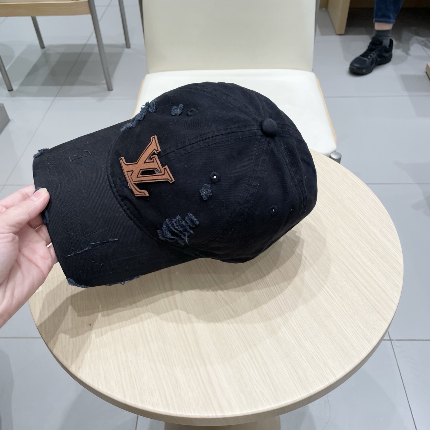 🧢路易威登棒球帽 LouisVuitton😍新款LV棒球帽，重工打造♥️高端大气，百搭款🤗男女通用！跑量