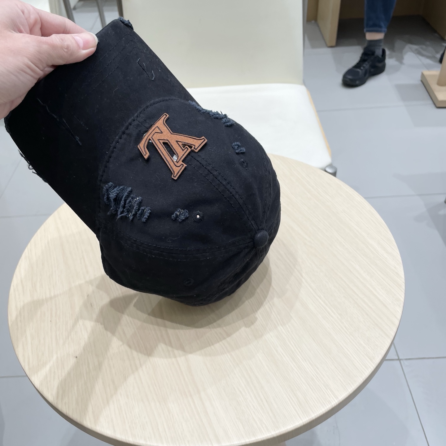 🧢路易威登棒球帽 LouisVuitton😍新款LV棒球帽，重工打造♥️高端大气，百搭款🤗男女通用！跑量