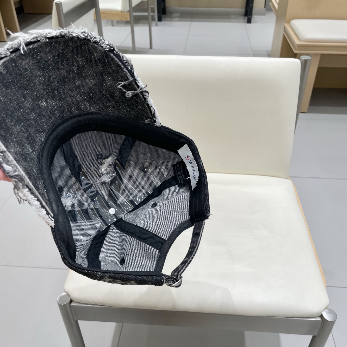    蒙口MONCLER新款棒球帽，时尚炸街单品，风格很OK，网红.时尚博主的最爱！高品质舒适透气，凹造