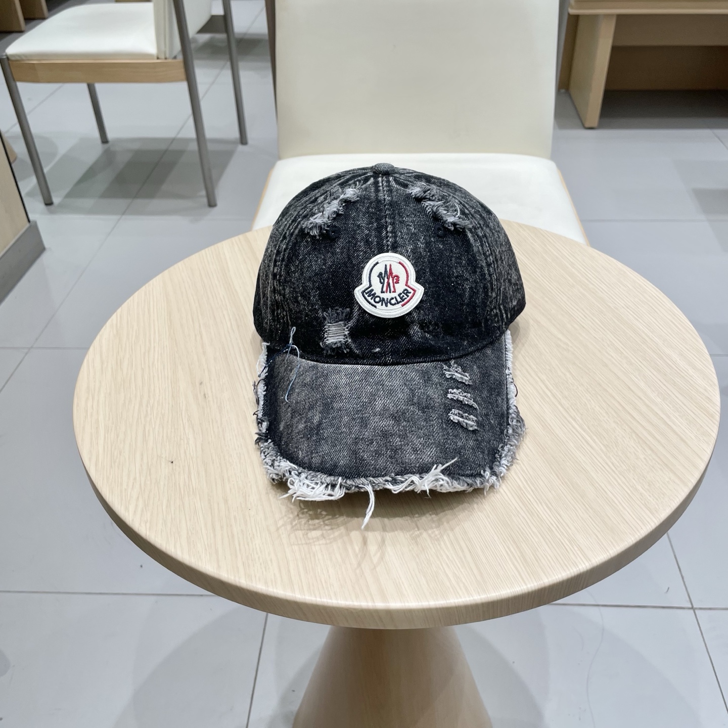    蒙口MONCLER新款棒球帽，时尚炸街单品，风格很OK，网红.时尚博主的最爱！高品质舒适透气，凹造
