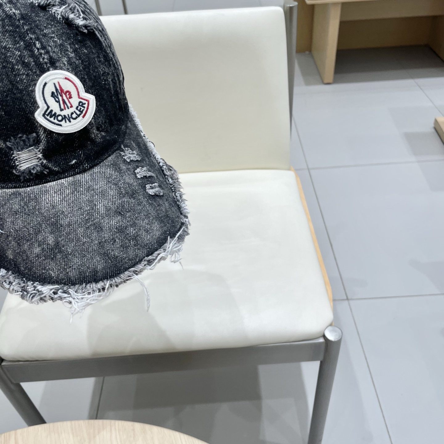   蒙口MONCLER新款棒球帽，时尚炸街单品，风格很OK，网红.时尚博主的最爱！高品质舒适透气，凹造