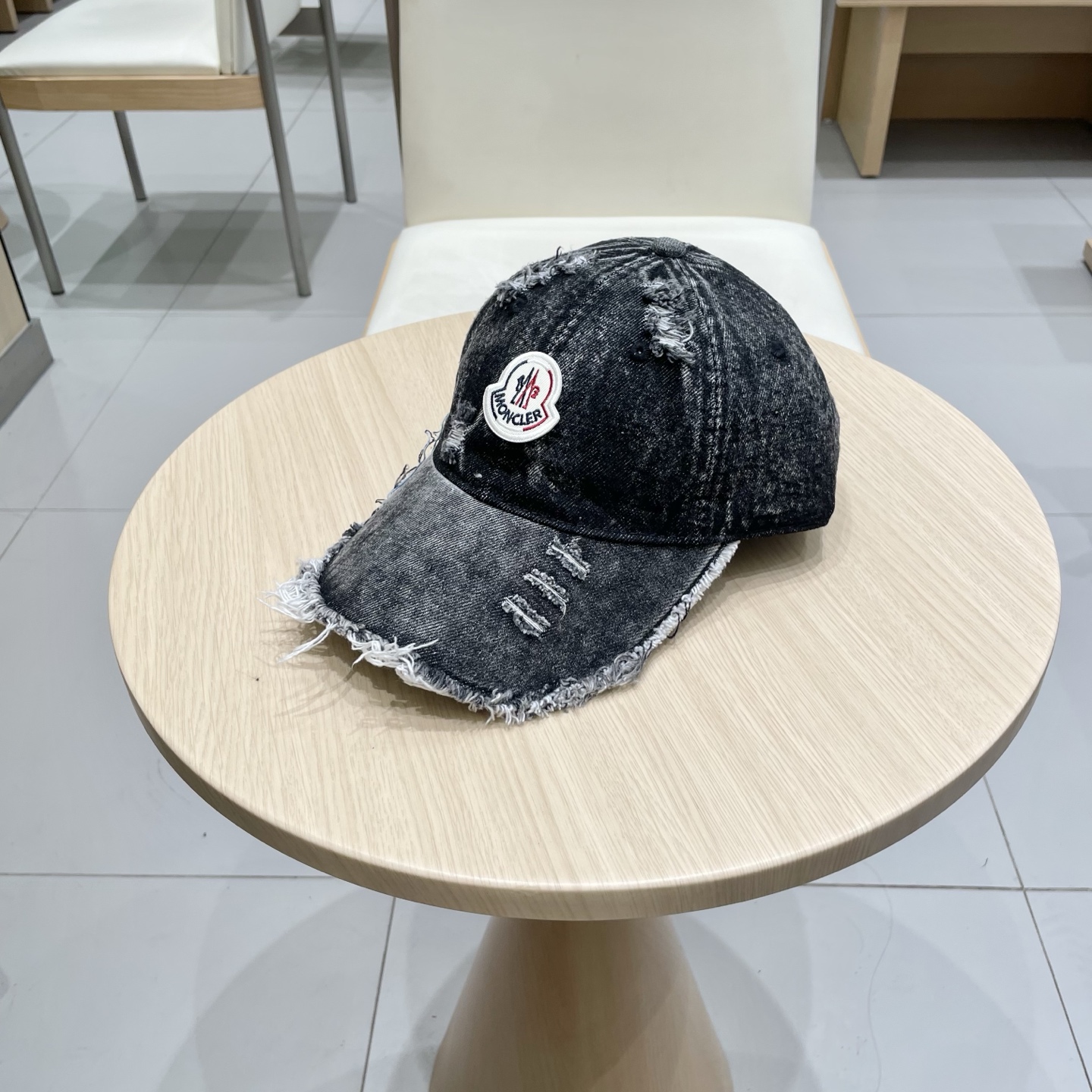    蒙口MONCLER新款棒球帽，时尚炸街单品，风格很OK，网红.时尚博主的最爱！高品质舒适透气，凹造