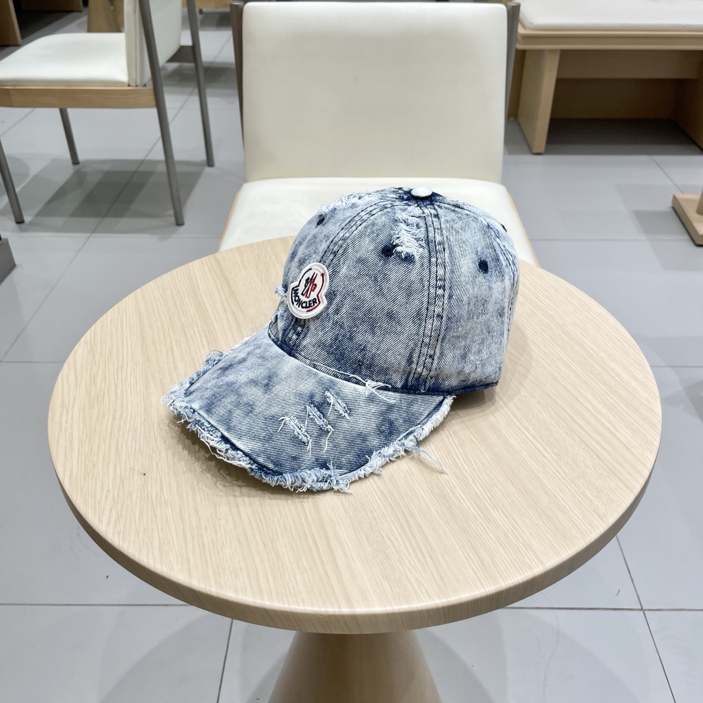    蒙口MONCLER新款棒球帽，时尚炸街单品，风格很OK，网红.时尚博主的最爱！高品质舒适透气，凹造
