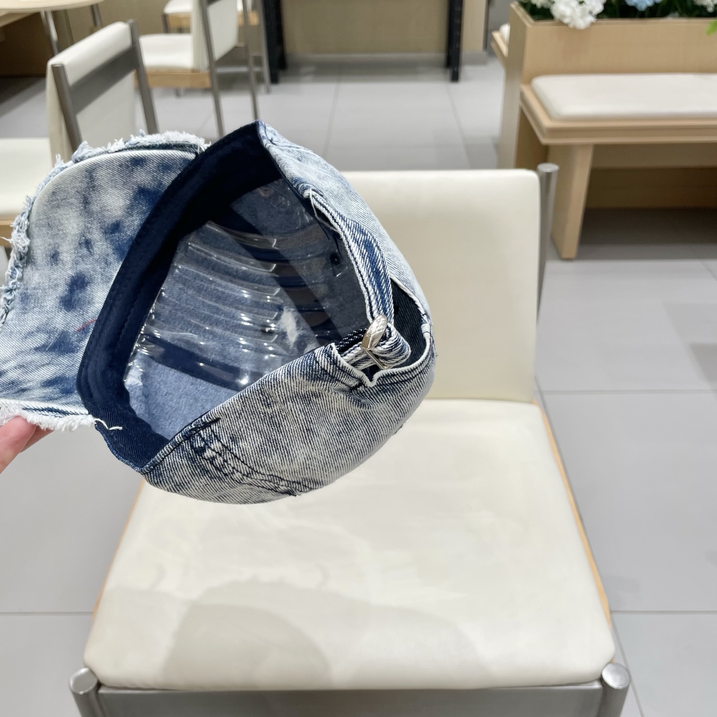    蒙口MONCLER新款棒球帽，时尚炸街单品，风格很OK，网红.时尚博主的最爱！高品质舒适透气，凹造