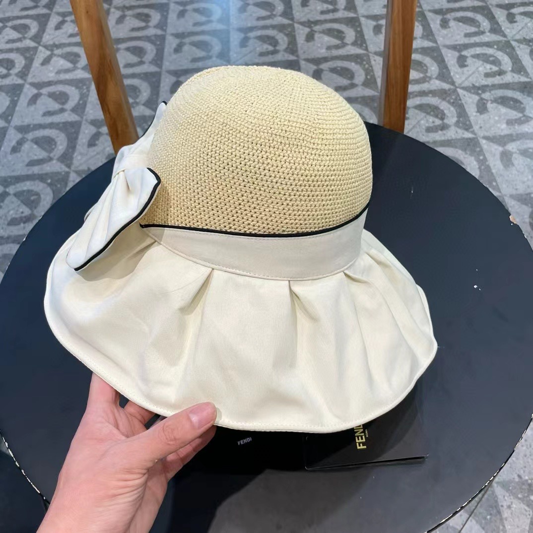 Chanel香奈儿春夏款牛仔棒球帽🧢，出街必备超好搭配，高品质 内标齐全，赶紧入手！