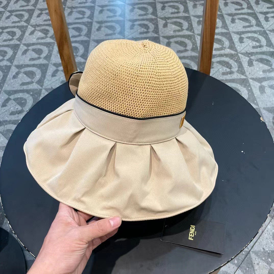 Chanel香奈儿春夏款牛仔棒球帽🧢，出街必备超好搭配，高品质 内标齐全，赶紧入手！