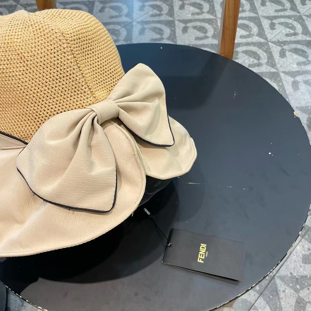 Chanel香奈儿春夏款牛仔棒球帽🧢，出街必备超好搭配，高品质 内标齐全，赶紧入手！