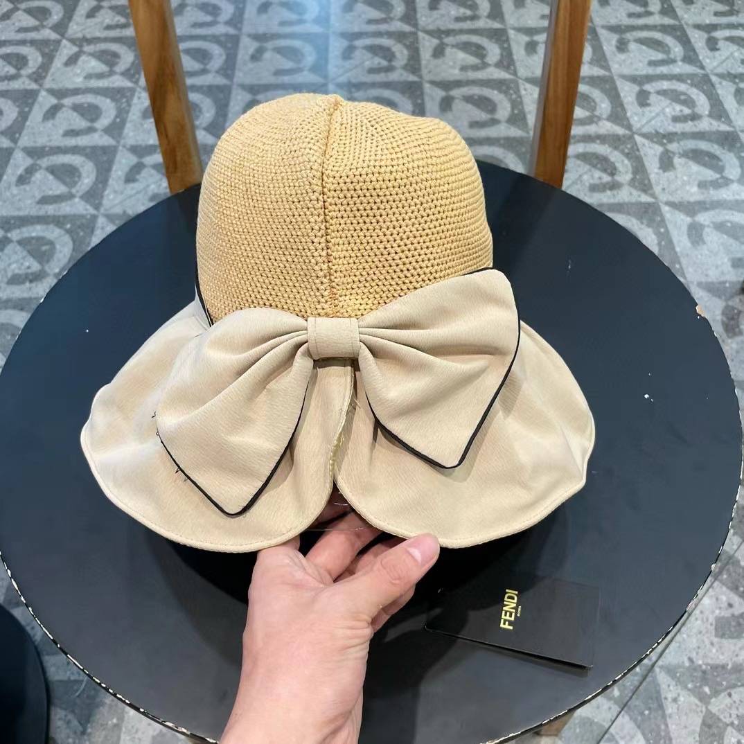 Chanel香奈儿春夏款牛仔棒球帽🧢，出街必备超好搭配，高品质 内标齐全，赶紧入手！