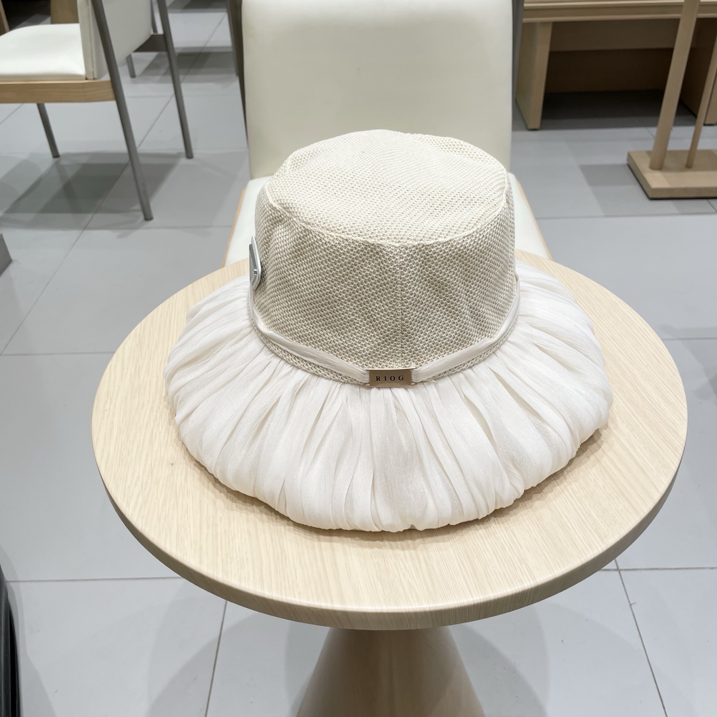  Prada普拉达褶皱拼接半网渔夫帽子女春夏季日系甜美百搭盆帽大檐透气帽