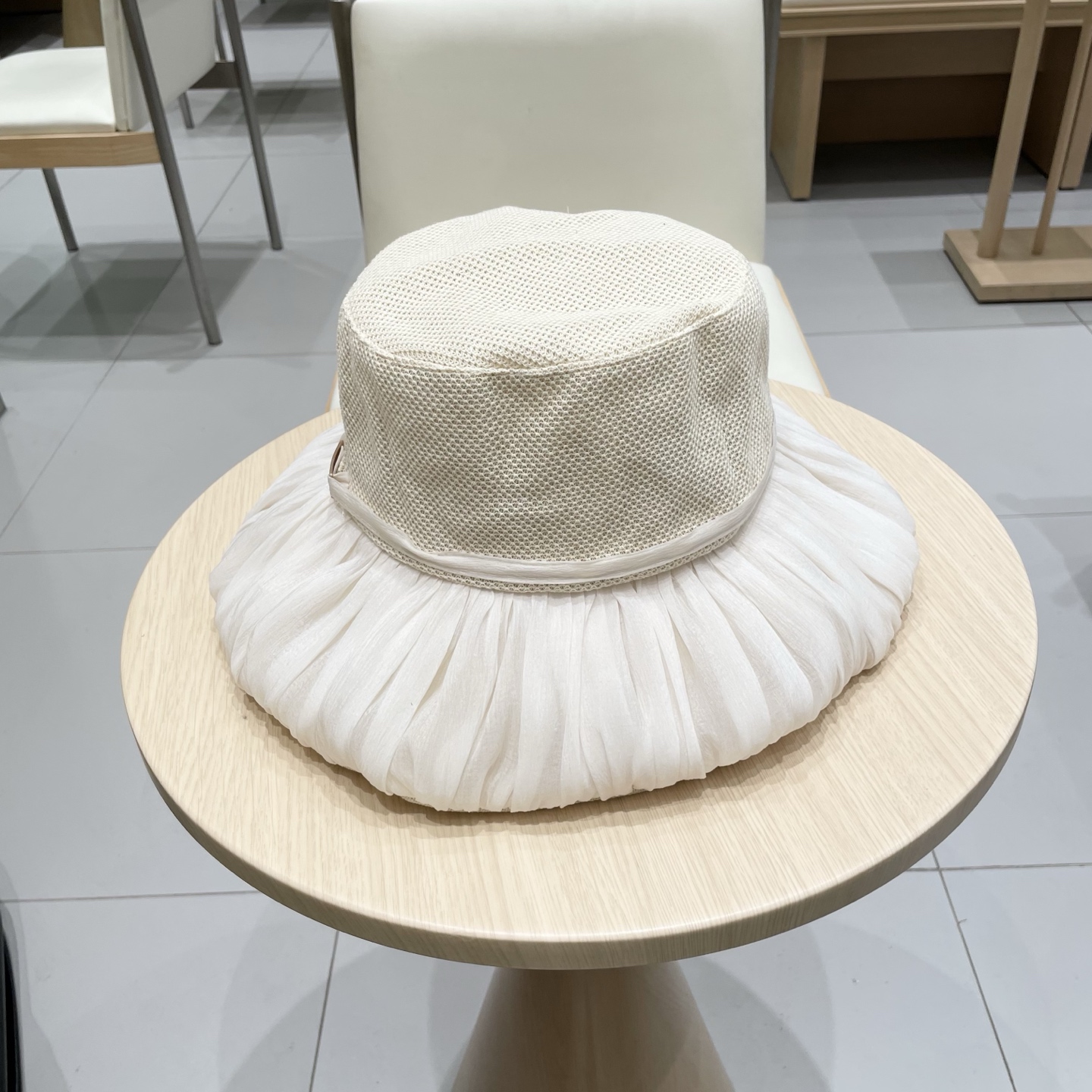  Prada普拉达褶皱拼接半网渔夫帽子女春夏季日系甜美百搭盆帽大檐透气帽