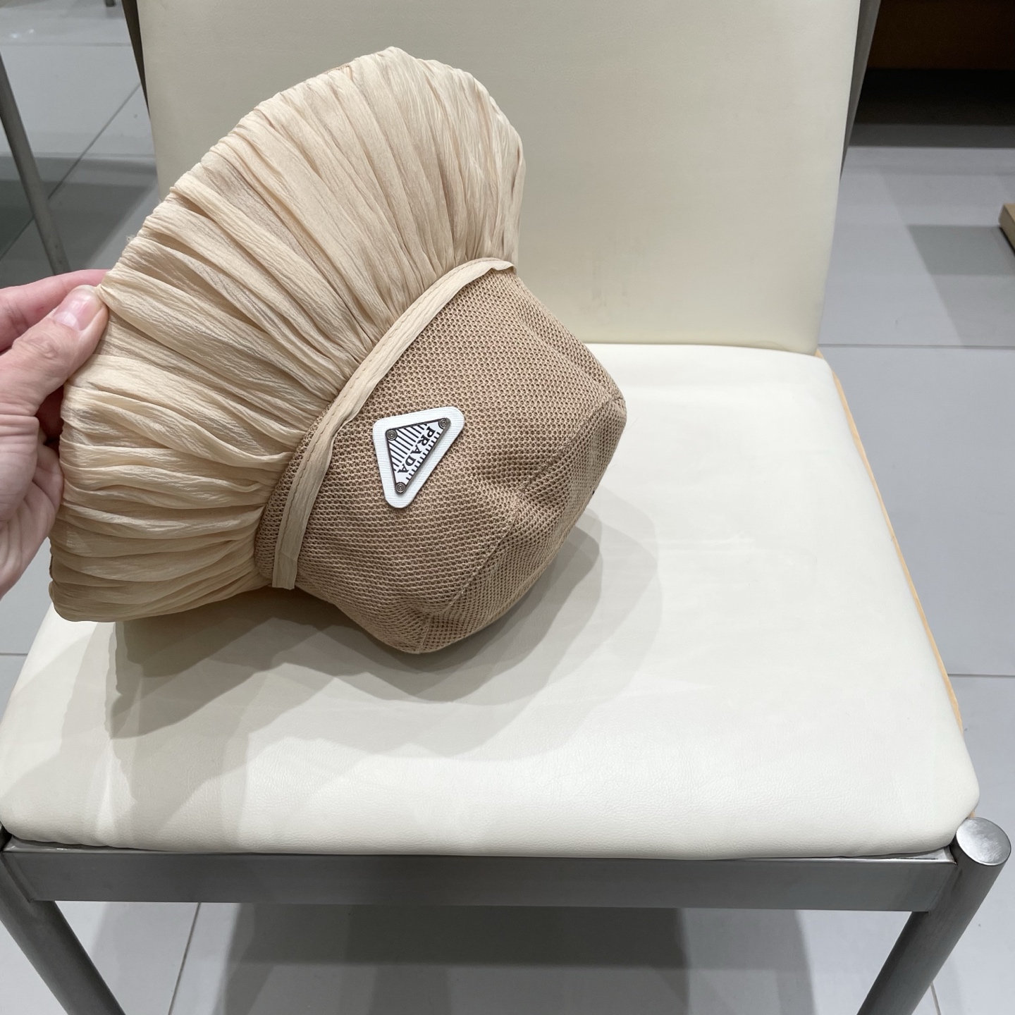  Prada普拉达褶皱拼接半网渔夫帽子女春夏季日系甜美百搭盆帽大檐透气帽