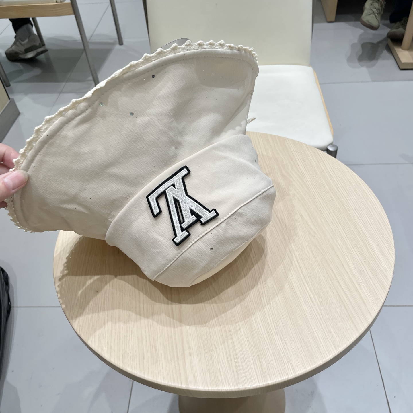  🧢路易威登棒球帽 LouisVuitton😍新款彩胶蝴蝶结防晒渔夫帽旅游度假太阳帽休闲沙滩遮阳帽时尚盆