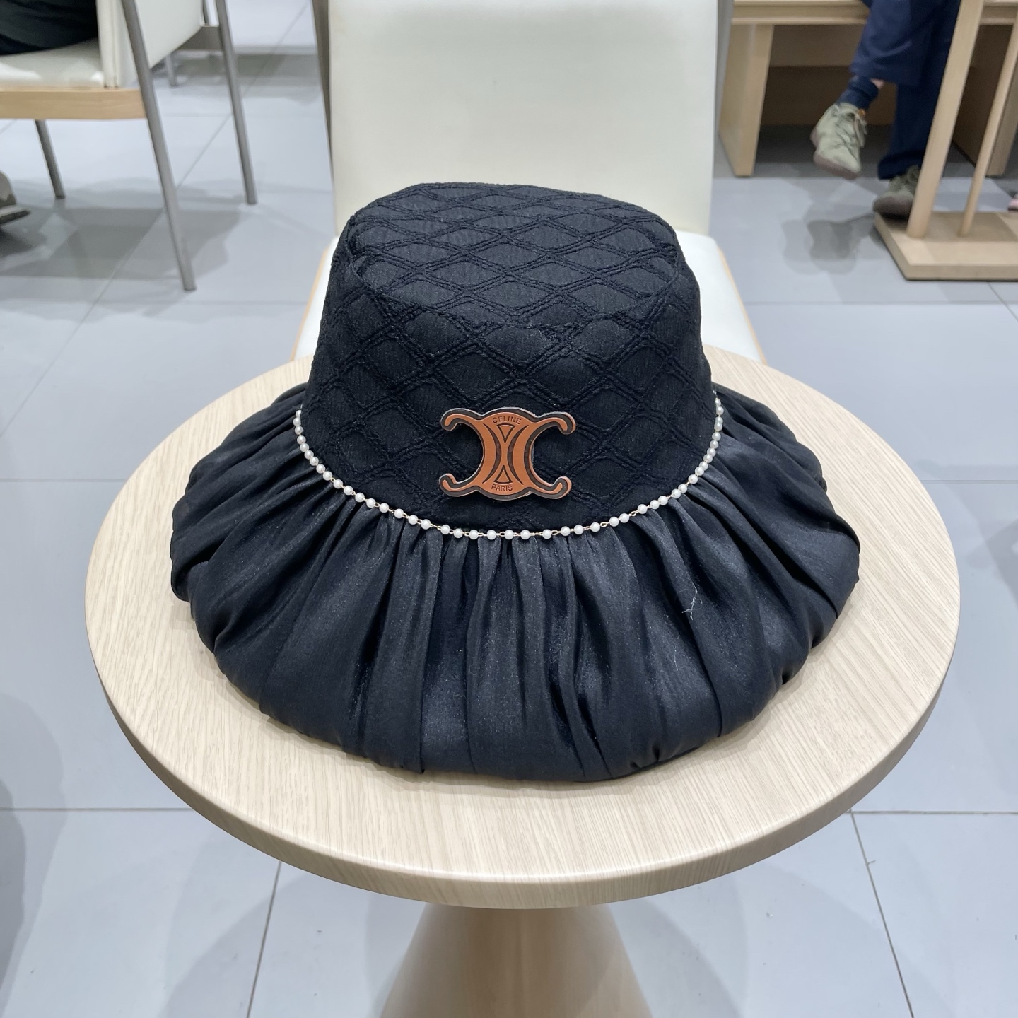  2025新款可折叠渔夫帽女珍珠链防晒盆帽出游显脸小淑女风遮阳帽潮