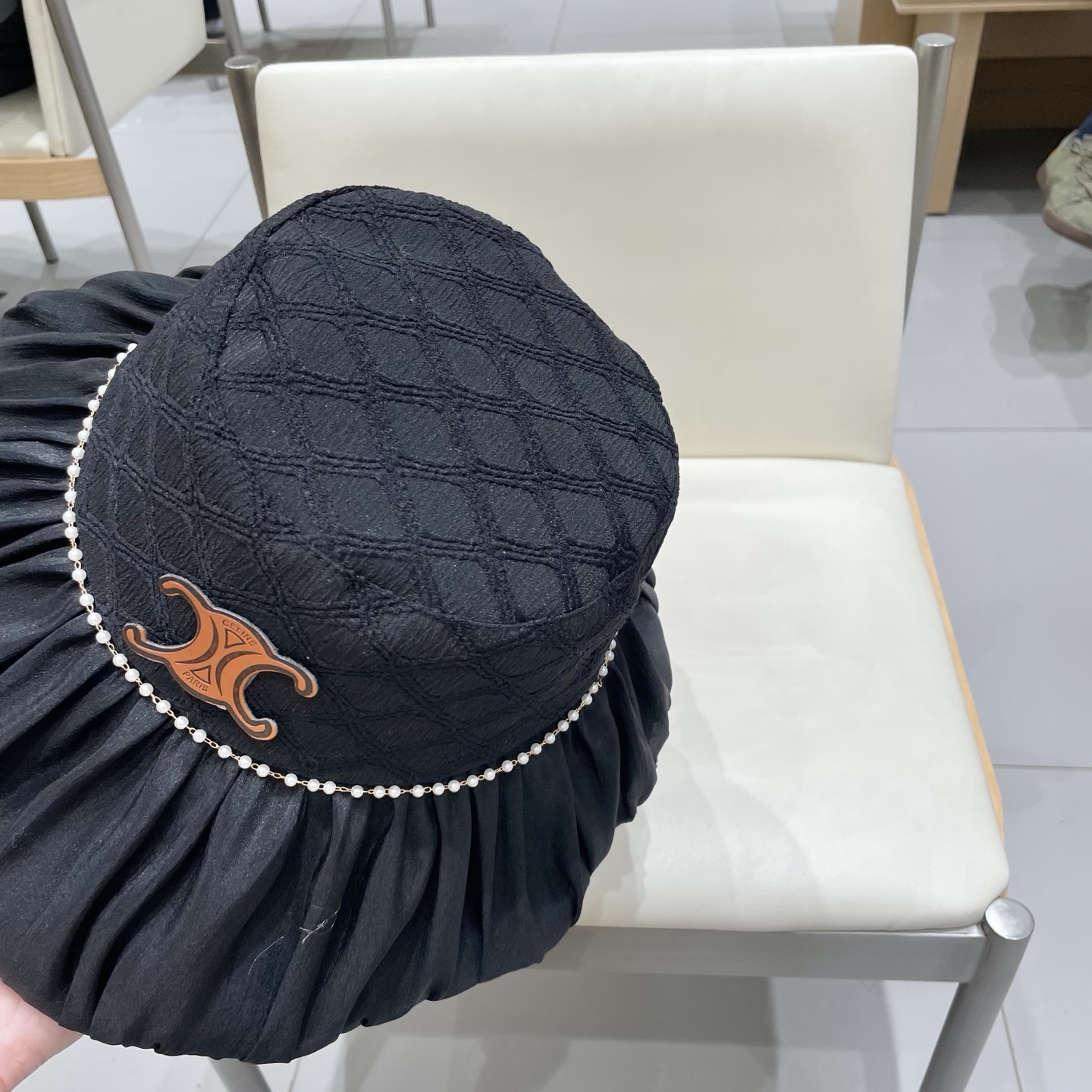  2025新款可折叠渔夫帽女珍珠链防晒盆帽出游显脸小淑女风遮阳帽潮