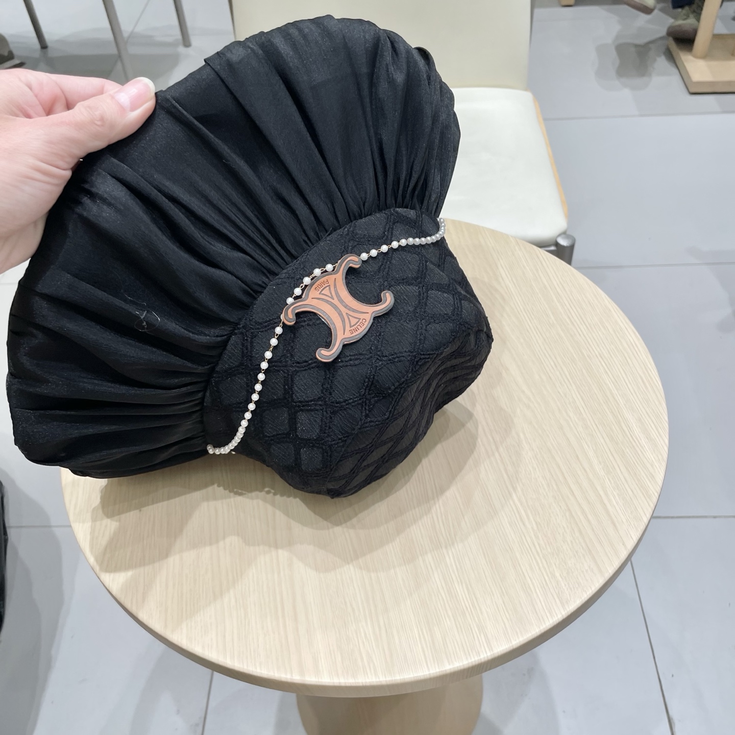  2025新款可折叠渔夫帽女珍珠链防晒盆帽出游显脸小淑女风遮阳帽潮