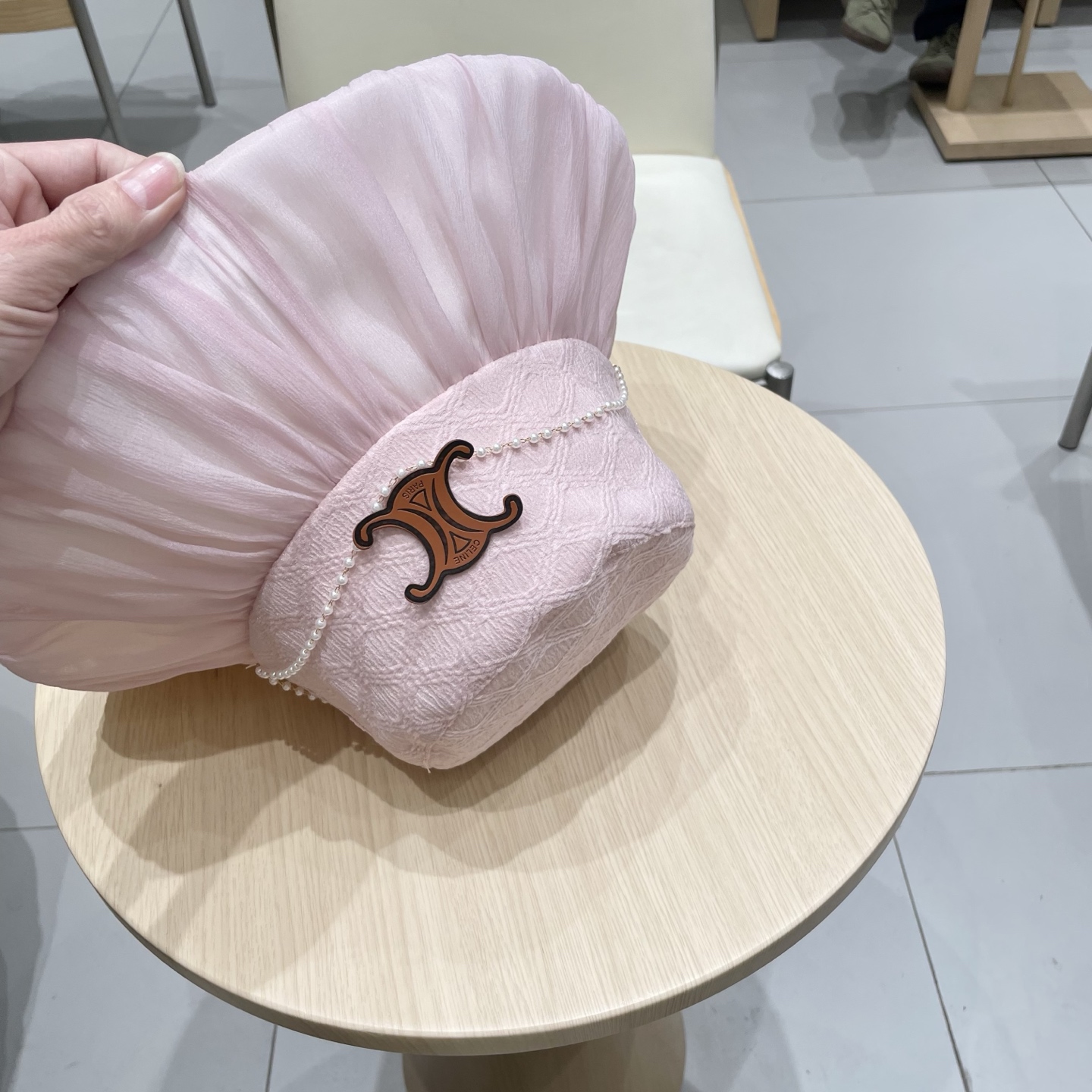  2025新款可折叠渔夫帽女珍珠链防晒盆帽出游显脸小淑女风遮阳帽潮