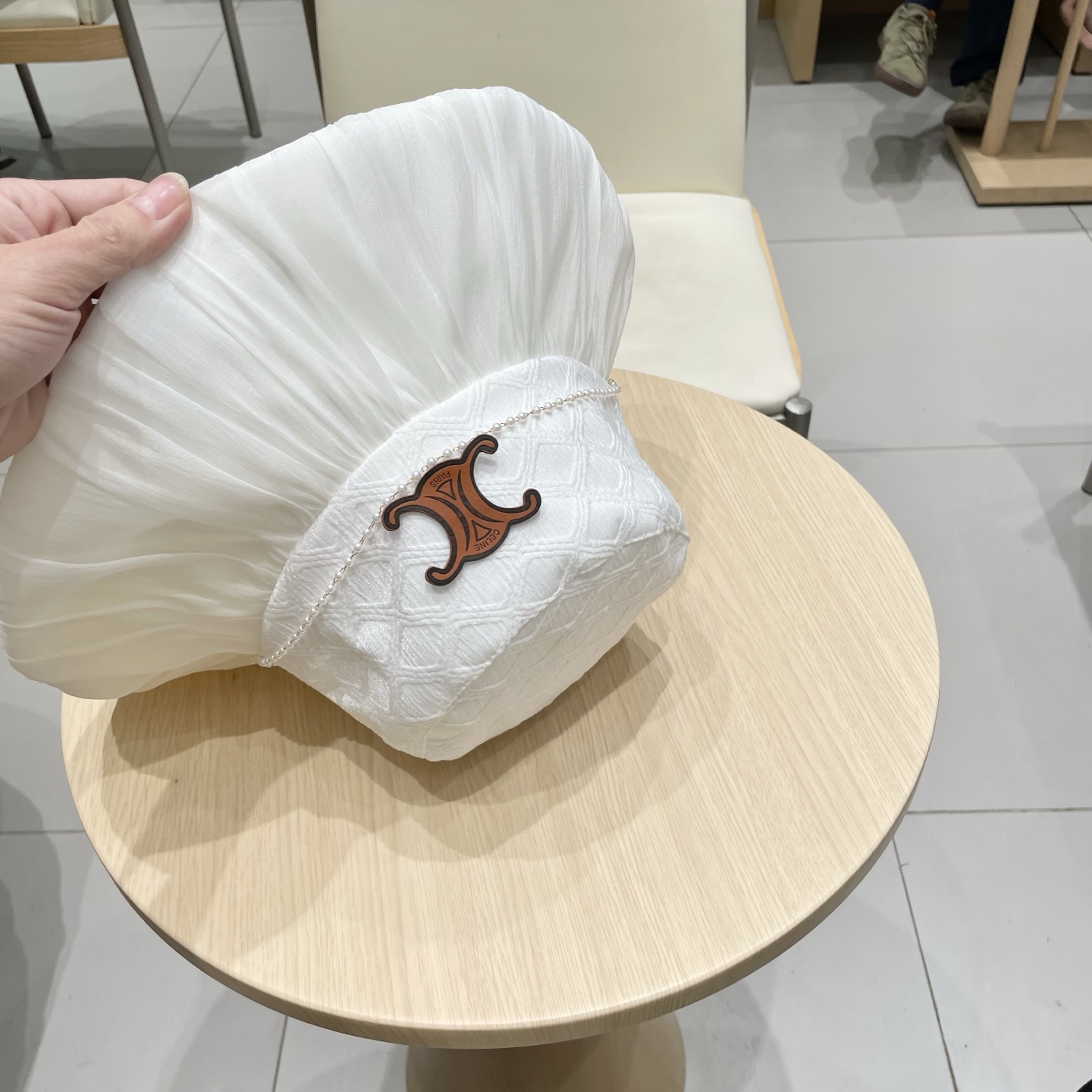  2025新款可折叠渔夫帽女珍珠链防晒盆帽出游显脸小淑女风遮阳帽潮