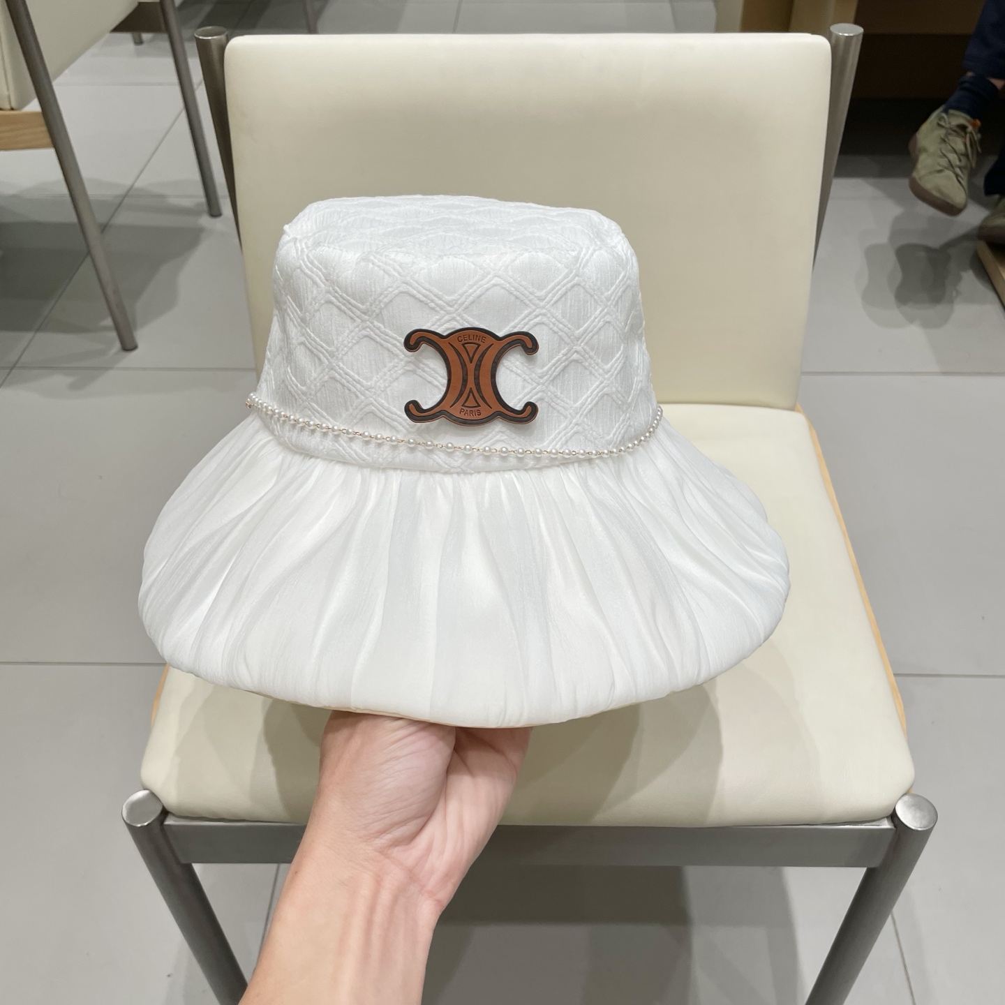  2025新款可折叠渔夫帽女珍珠链防晒盆帽出游显脸小淑女风遮阳帽潮