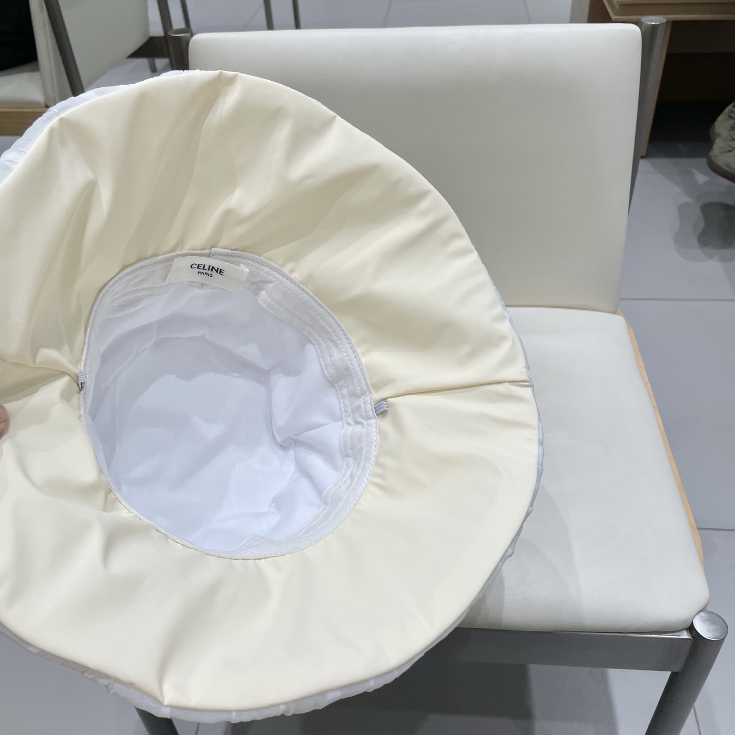  2025新款可折叠渔夫帽女珍珠链防晒盆帽出游显脸小淑女风遮阳帽潮