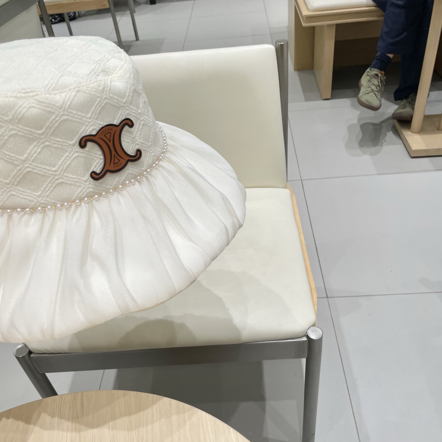  2025新款可折叠渔夫帽女珍珠链防晒盆帽出游显脸小淑女风遮阳帽潮