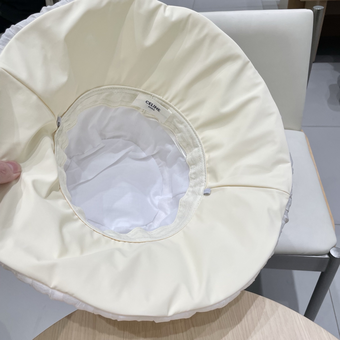  2025新款可折叠渔夫帽女珍珠链防晒盆帽出游显脸小淑女风遮阳帽潮