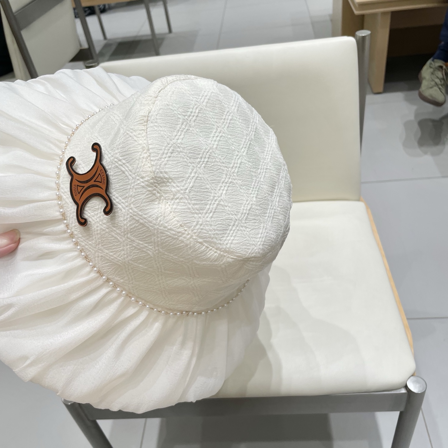  2025新款可折叠渔夫帽女珍珠链防晒盆帽出游显脸小淑女风遮阳帽潮