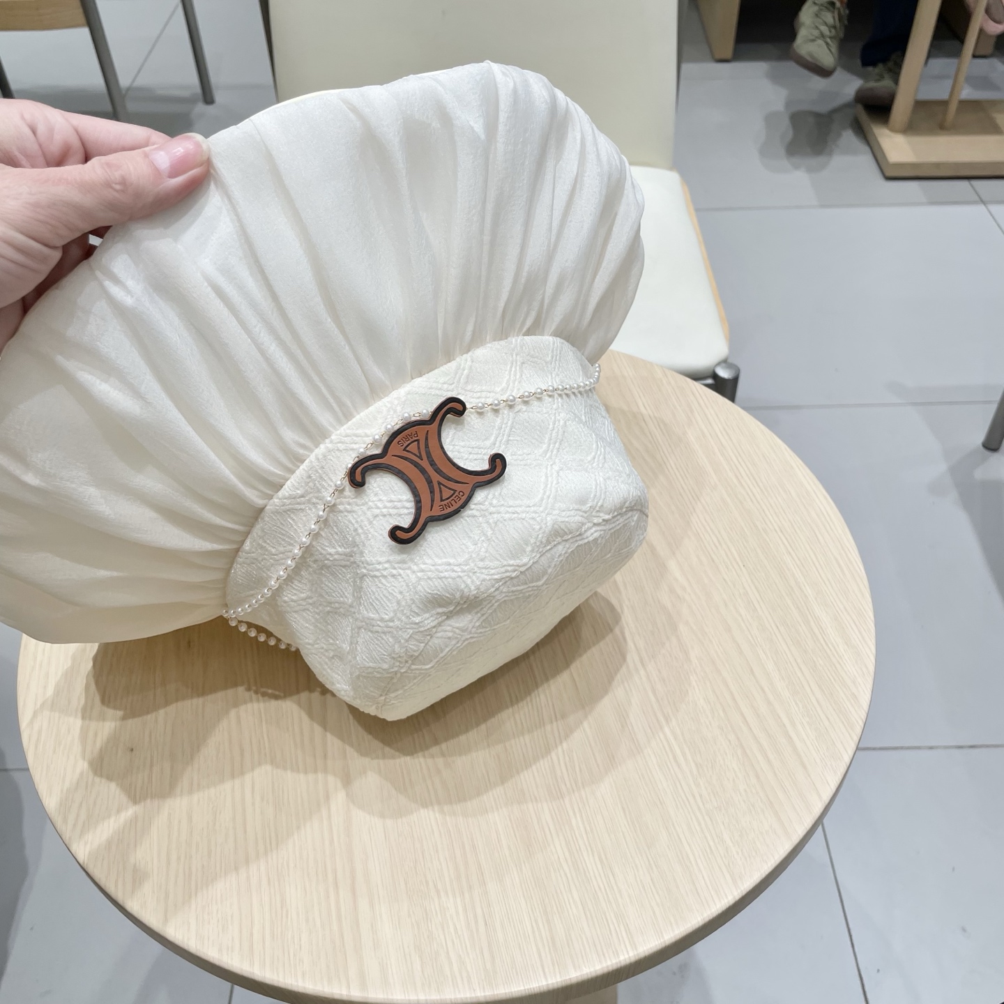  2025新款可折叠渔夫帽女珍珠链防晒盆帽出游显脸小淑女风遮阳帽潮