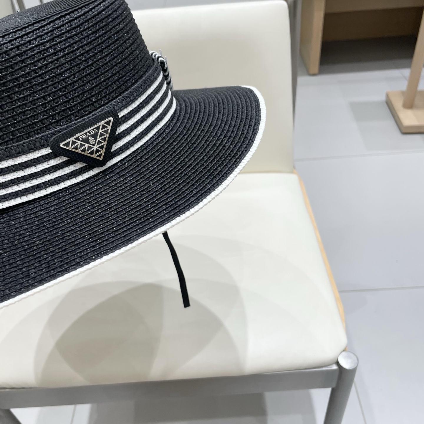 【PRADA普拉达】2025新款草帽，出街必备超好搭配，赶紧入手！