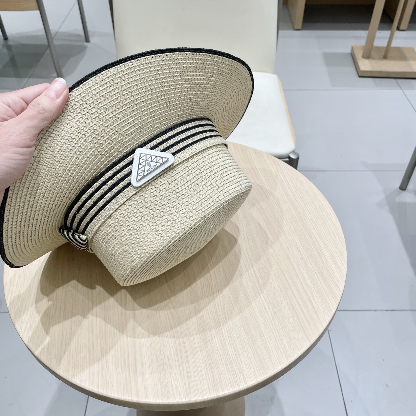 【PRADA普拉达】2025新款草帽，出街必备超好搭配，赶紧入手！