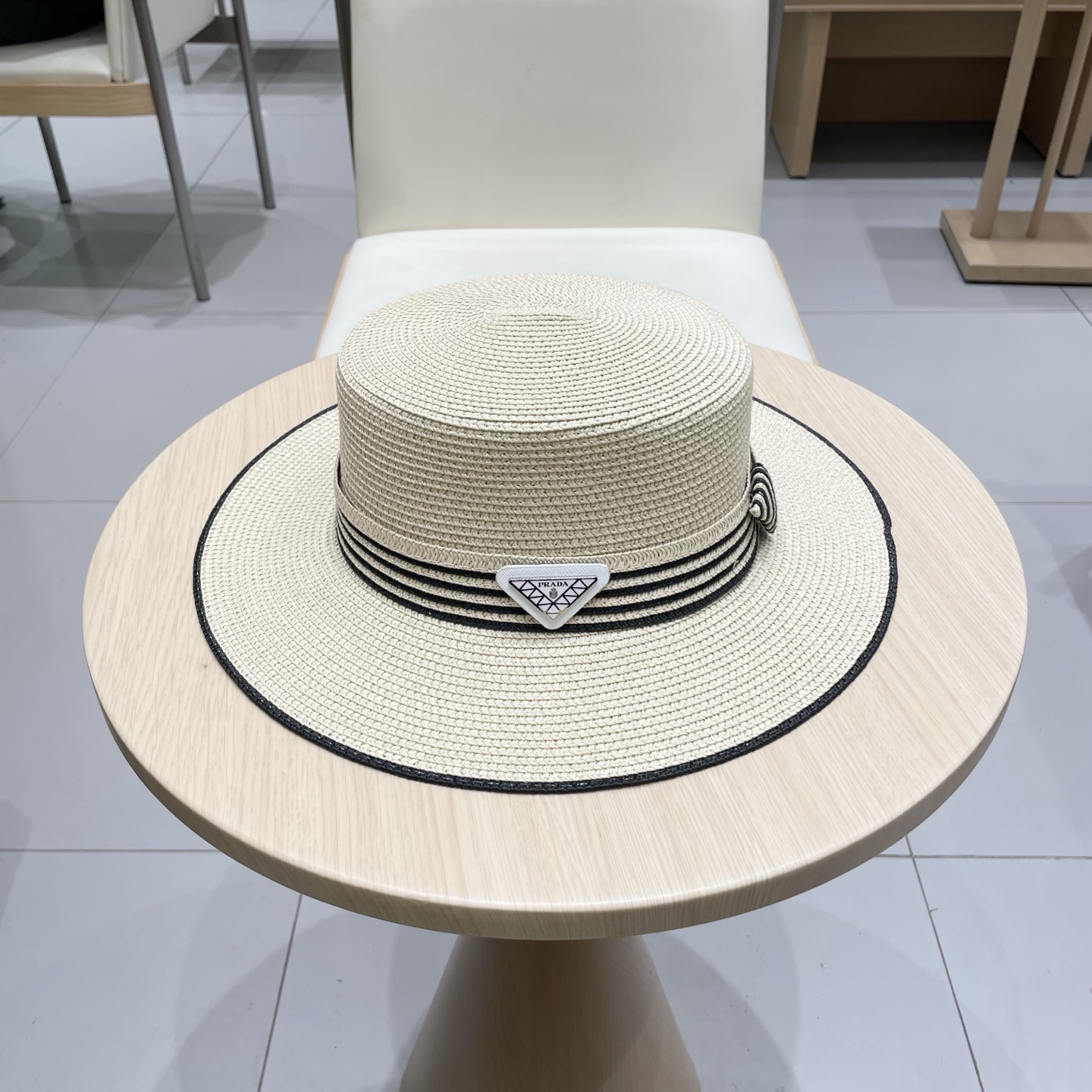 【PRADA普拉达】2025新款草帽，出街必备超好搭配，赶紧入手！