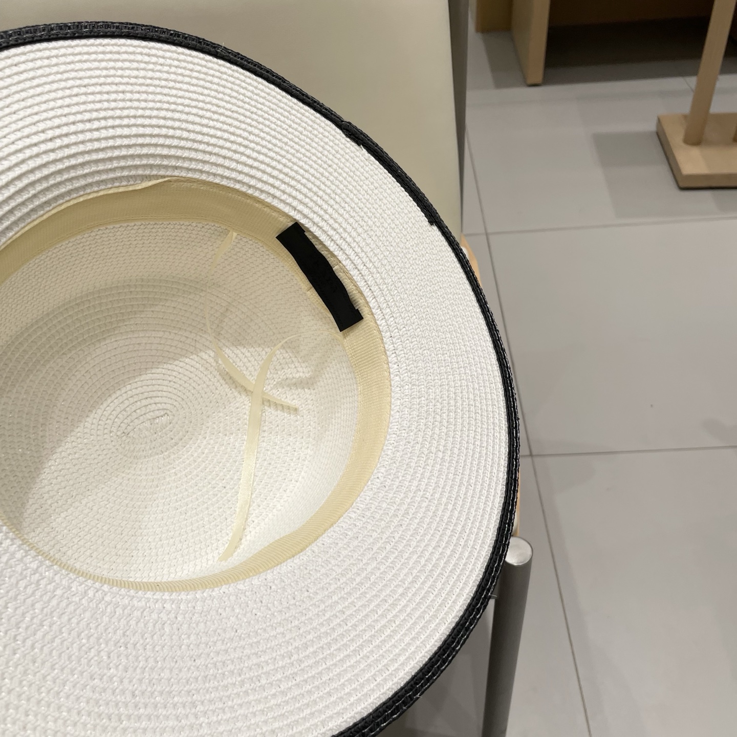 【PRADA普拉达】2025新款草帽，出街必备超好搭配，赶紧入手！