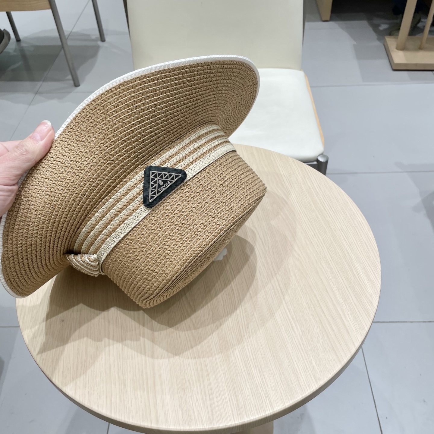 【PRADA普拉达】2025新款草帽，出街必备超好搭配，赶紧入手！