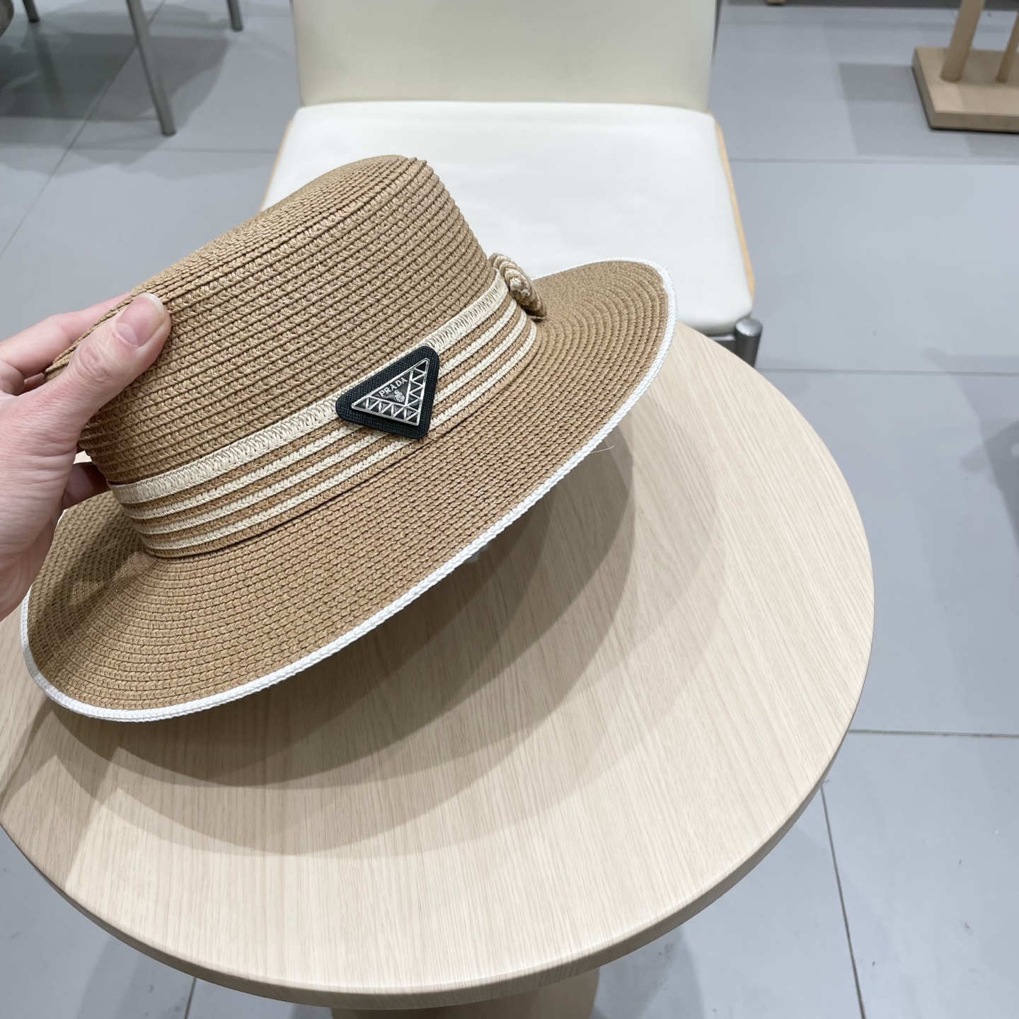 【PRADA普拉达】2025新款草帽，出街必备超好搭配，赶紧入手！