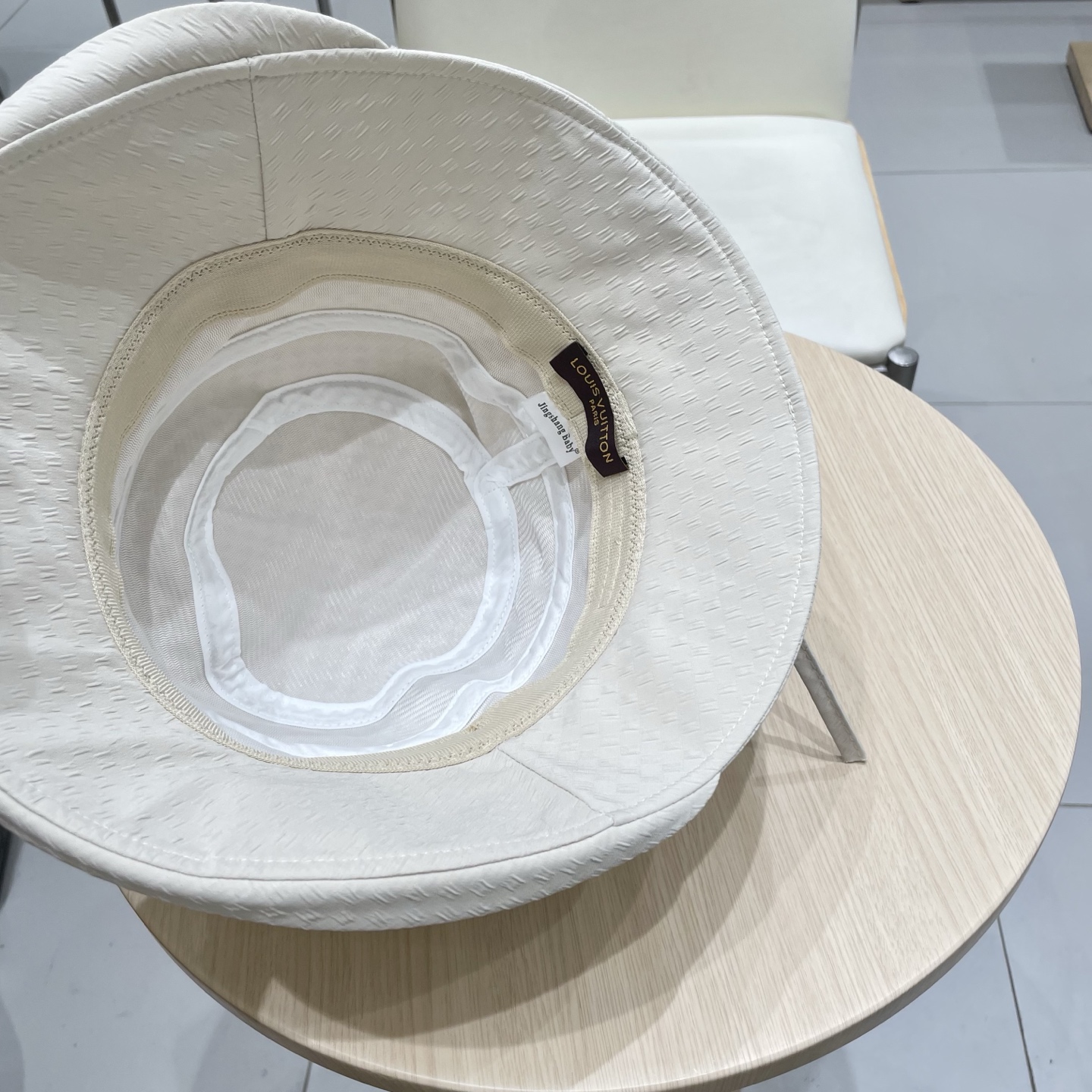   🧢路易威登棒球帽 LouisVuitton😍带蝴蝶结渔夫帽子女款新品百搭时尚盆帽显脸小可折叠遮阳帽