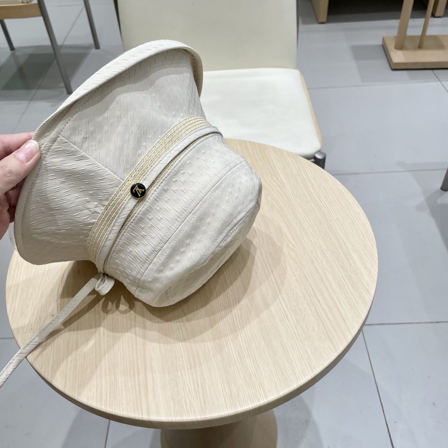   🧢路易威登棒球帽 LouisVuitton😍带蝴蝶结渔夫帽子女款新品百搭时尚盆帽显脸小可折叠遮阳帽
