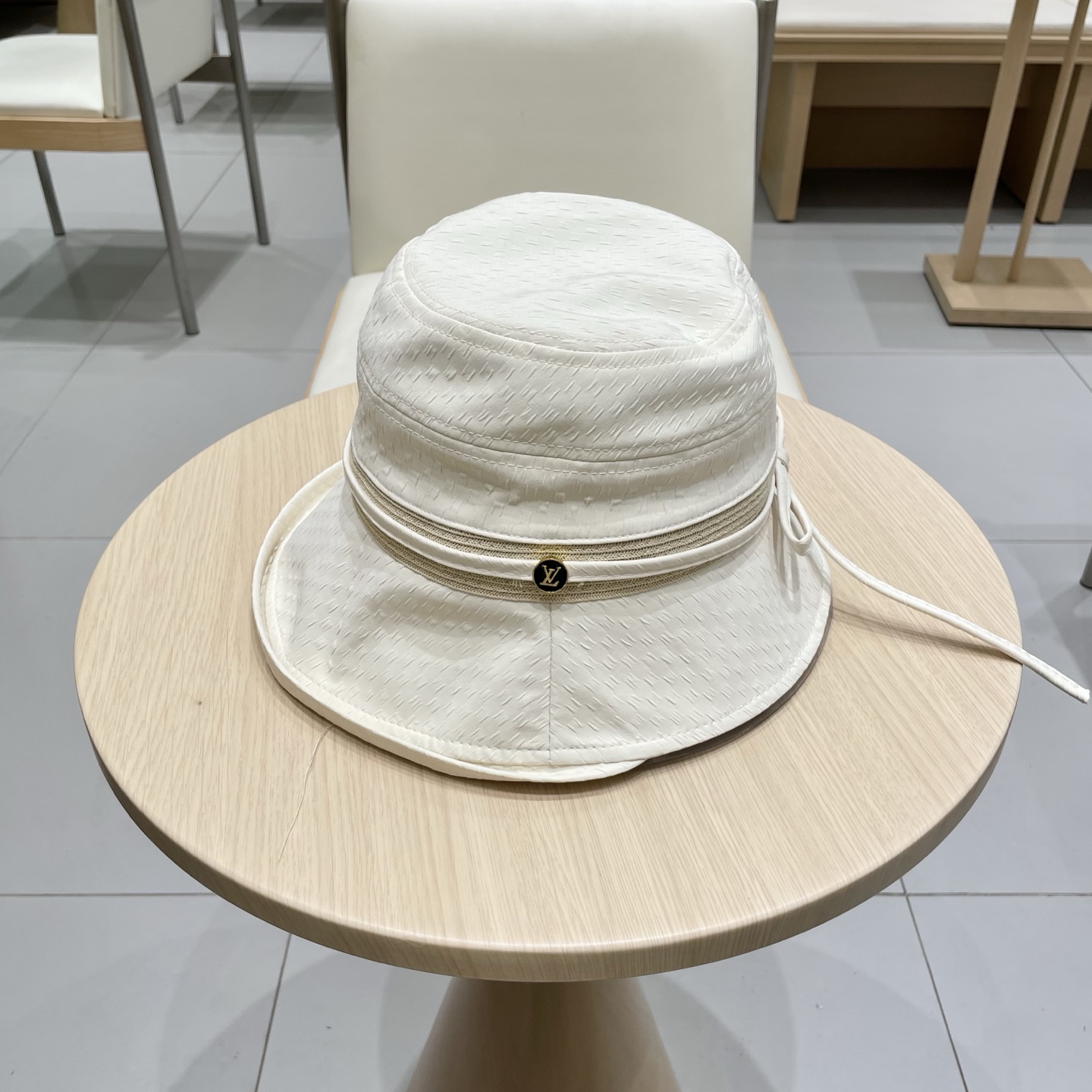   🧢路易威登棒球帽 LouisVuitton😍带蝴蝶结渔夫帽子女款新品百搭时尚盆帽显脸小可折叠遮阳帽